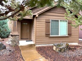 16586 Daisy Pl in La Pine, OR - Building Photo