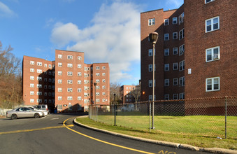 Parkside Place in New Rochelle, NY - Foto de edificio - Building Photo