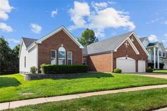 1169 Nooning Tree Dr in Chesterfield, MO - Building Photo - Building Photo