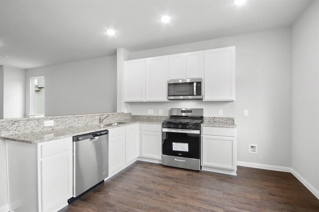 1421 Mount Bassie Trl