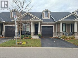 5 McClay Ave in Grimsby, ON - Building Photo