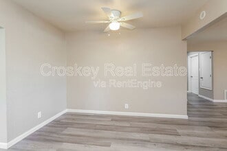 322 Sweeney Rd in Antioch, CA - Foto de edificio - Building Photo