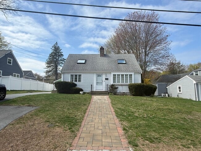 43 Hillcroft Rd in Waltham, MA - Building Photo - Building Photo