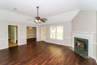 482 Sanga Cir W in Memphis, TN - Building Photo - Building Photo