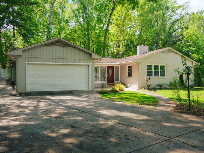 property at 1123 Lynbrook Dr