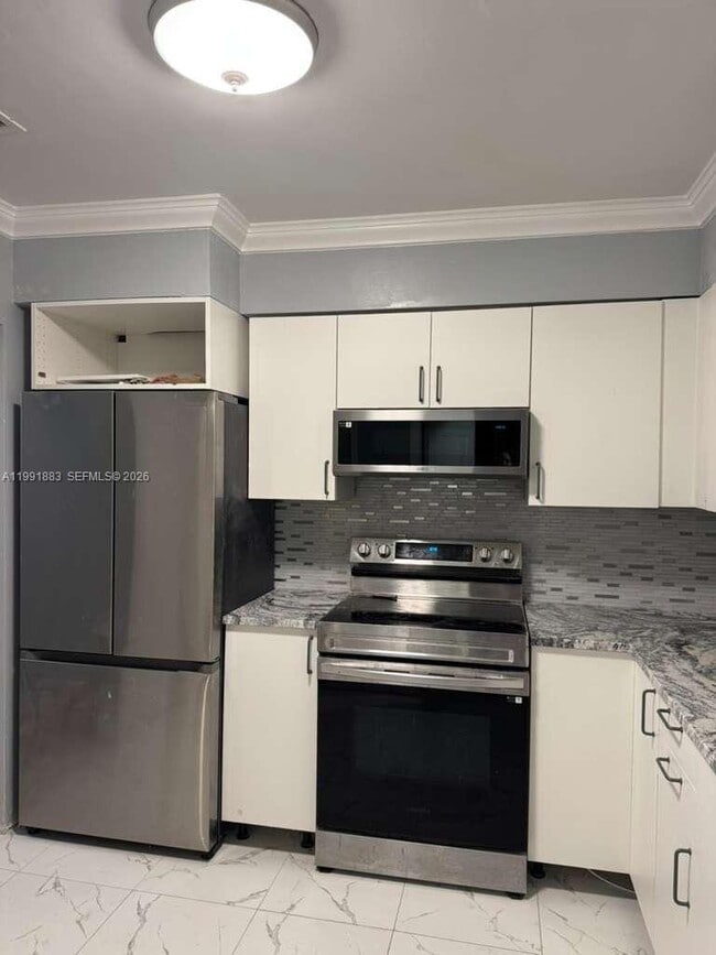 6610 Johnson St in Hollywood, FL - Building Photo - Building Photo