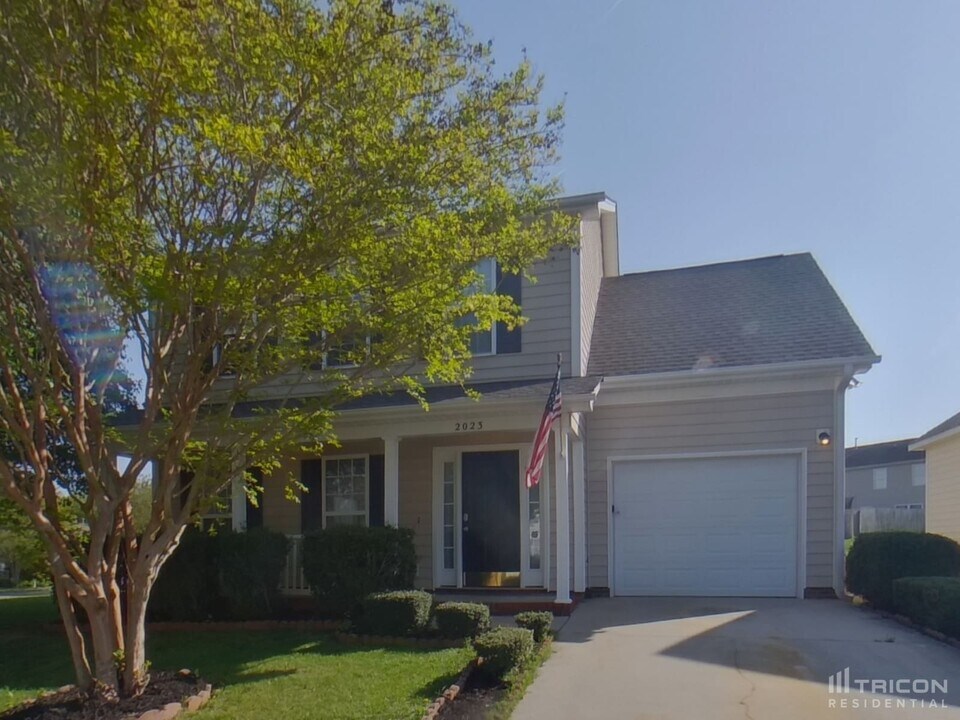2023 Wexford Way in Statesville, NC - Building Photo