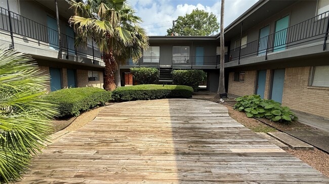 property at 1660 Richmond Ave.