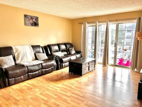 465 Northam Dr in North Brunswick, NJ - Building Photo - Building Photo