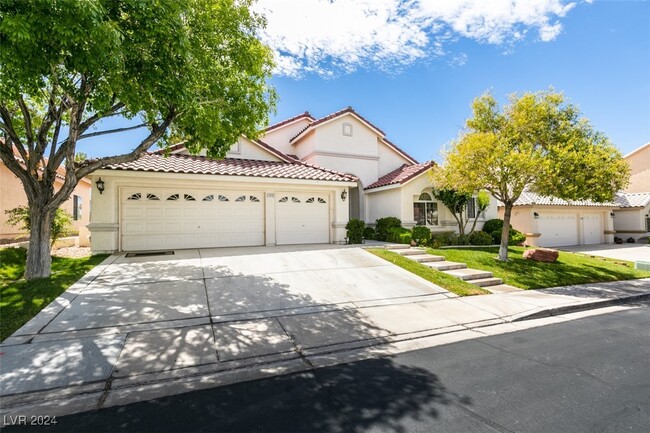 2410 Goldfire Cir in Henderson, NV - Foto de edificio - Building Photo