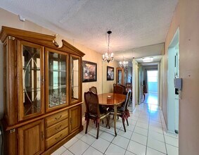 79 Kingswood B in West Palm Beach, FL - Building Photo - Building Photo