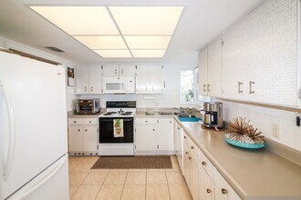 1608 Neponsit Dr in Venice, FL - Building Photo - Building Photo