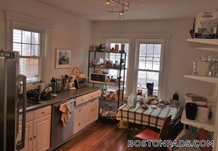 229 Harvard St, Unit 2 in Cambridge, MA - Building Photo - Building Photo