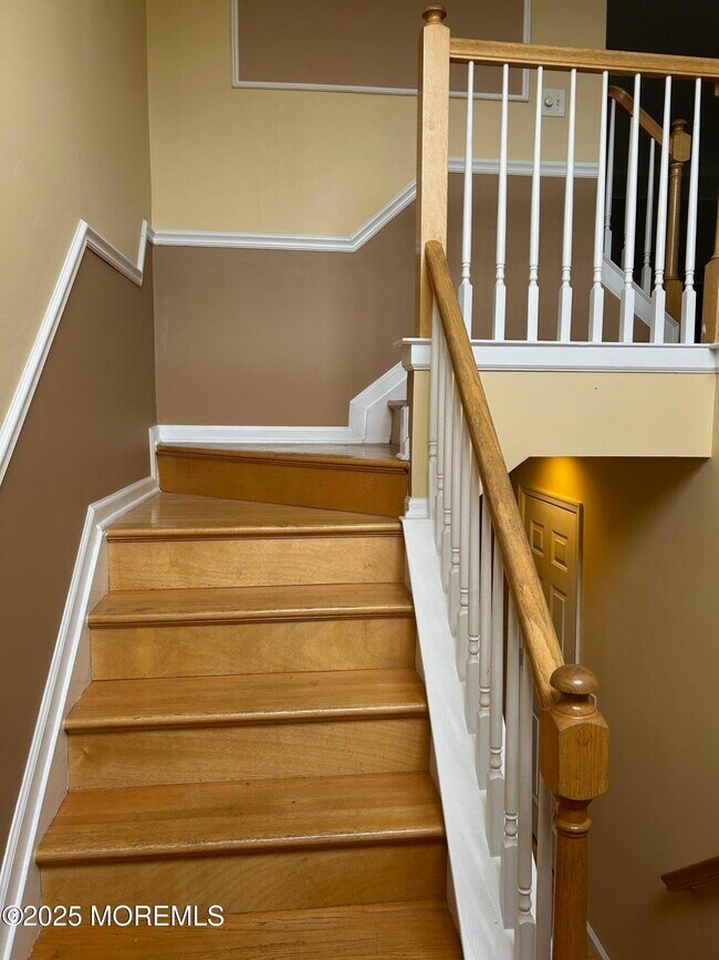 319 Bernard Dr in Morganville, NJ - Building Photo - Building Photo