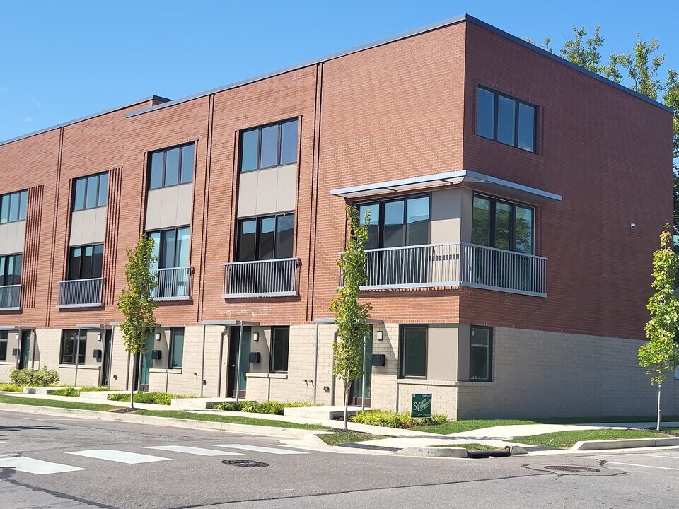 842 7th St in Columbus, IN - Building Photo
