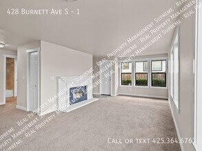 428 Burnett Ave S in Renton, WA - Building Photo - Building Photo
