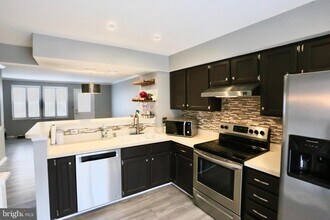 6623 Skylemar Trail in Centreville, VA - Building Photo - Building Photo