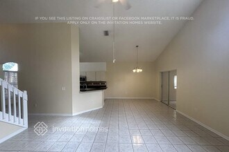 1605 Elk Spring Dr in Brandon, FL - Foto de edificio - Building Photo