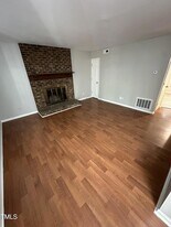 925 Hearthridge Ct, Unit A in Raleigh, NC - Building Photo