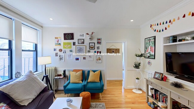 1340 Commonwealth Ave in Boston, MA - Foto de edificio - Building Photo