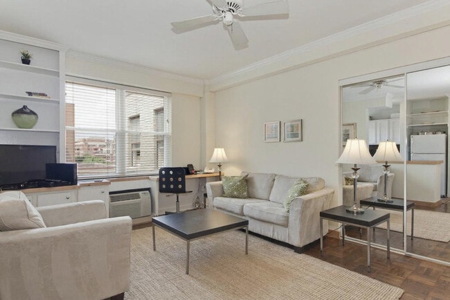 2128 N St NW in Washington, DC - Building Photo - Building Photo