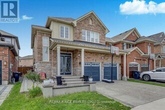 150 Thornbush Blvd in Brampton, ON - Building Photo - Building Photo