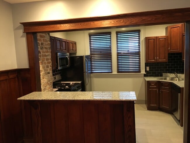 76 Cottage St, Unit Lower Apartment in Buffalo, NY - Foto de edificio - Building Photo