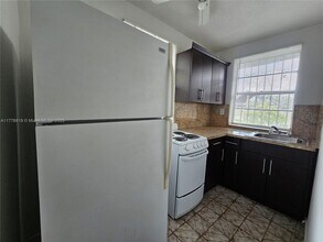 11035 SW 56th St in Miami, FL - Building Photo - Building Photo