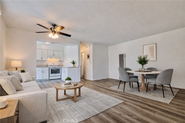 815 N Rose Ave, Unit K in Compton, CA - Building Photo - Building Photo