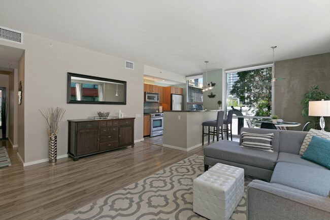 321 Tenth Ave in San Diego, CA - Building Photo - Building Photo