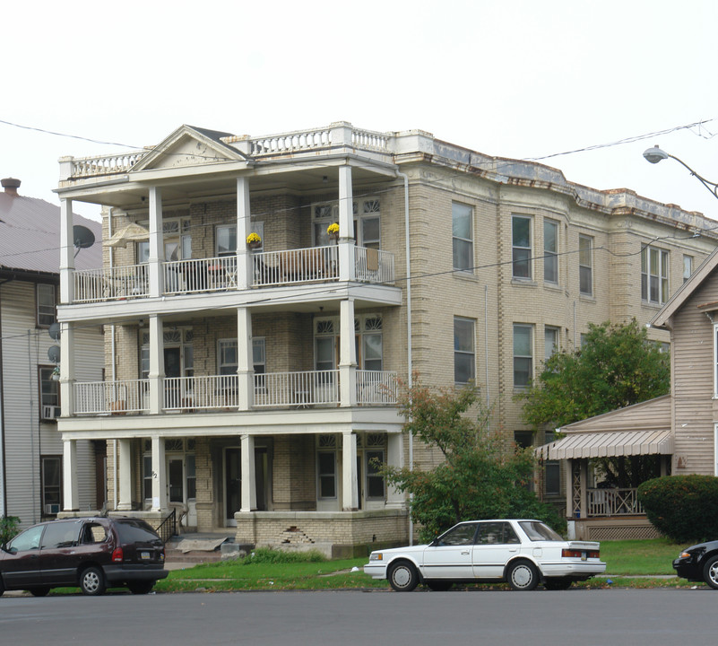 821 Hepburn St in Williamsport, PA - Building Photo