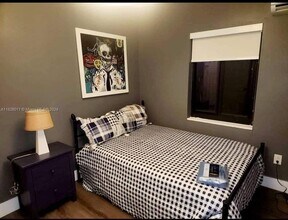 1679 NE 182nd St-Unit -0 in North Miami Beach, FL - Building Photo - Building Photo