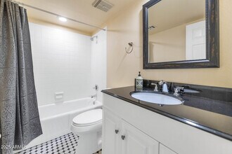 4200 N Miller Rd in Scottsdale, AZ - Building Photo - Building Photo