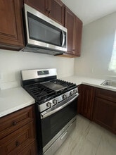 5116 Fostoria St in Cudahy, CA - Foto de edificio - Building Photo