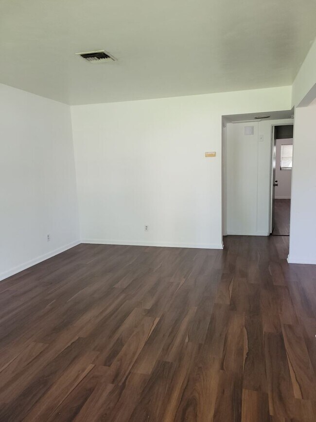 2103 Jobbins Dr in Leesburg, FL - Building Photo - Building Photo