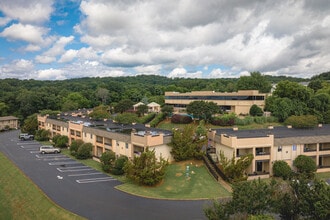 Reserve at Lakeshore in Chattanooga, TN - Foto de edificio - Building Photo