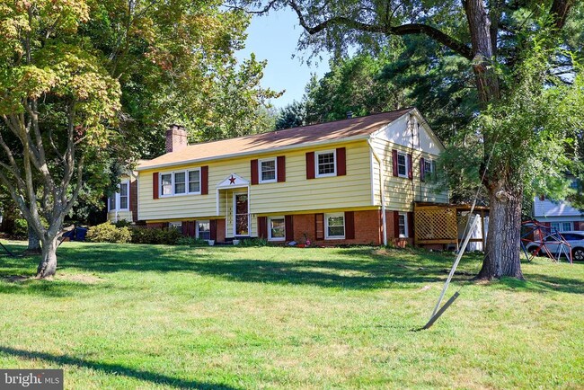 property at 5812 Helmsdale Ln