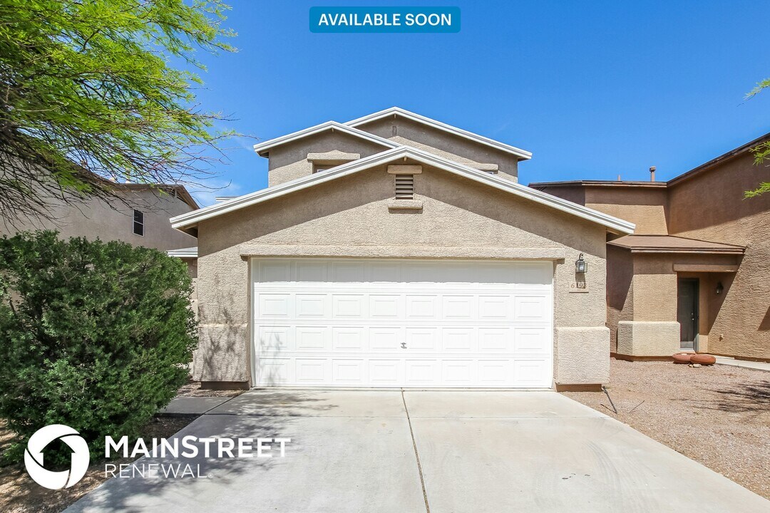 6193 E Stonechat Dr in Tucson, AZ - Building Photo
