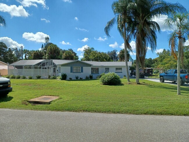 380 Tanager Rd in Venice, FL - Building Photo - Building Photo