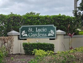 4234 SE Home Way in Port St. Lucie, FL - Building Photo