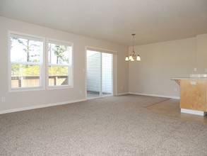 7312 33rd Way NE in Lacey, WA - Foto de edificio - Interior Photo
