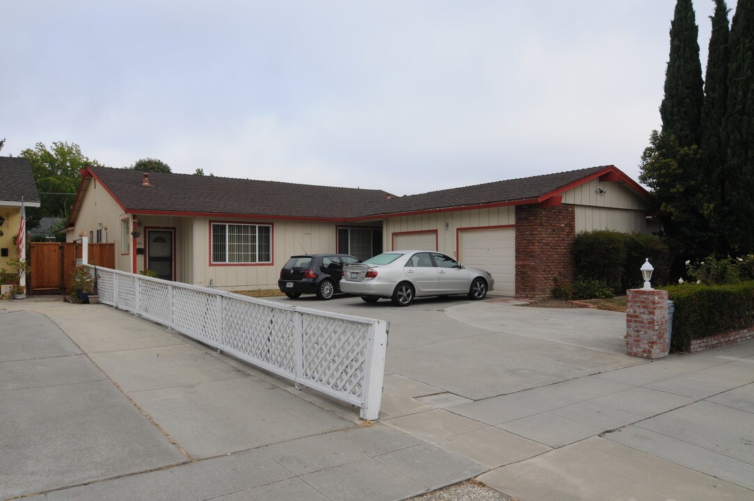 2929-2931 Driftwood Dr in San Jose, CA - Building Photo