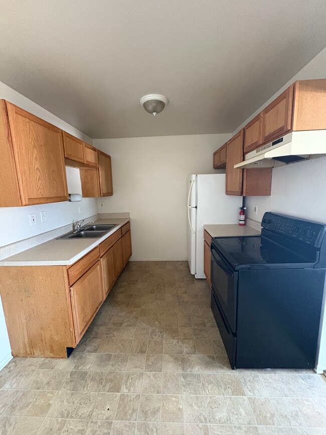 1803 Saint Johns Blvd in Lincoln Park, MI - Foto de edificio - Building Photo