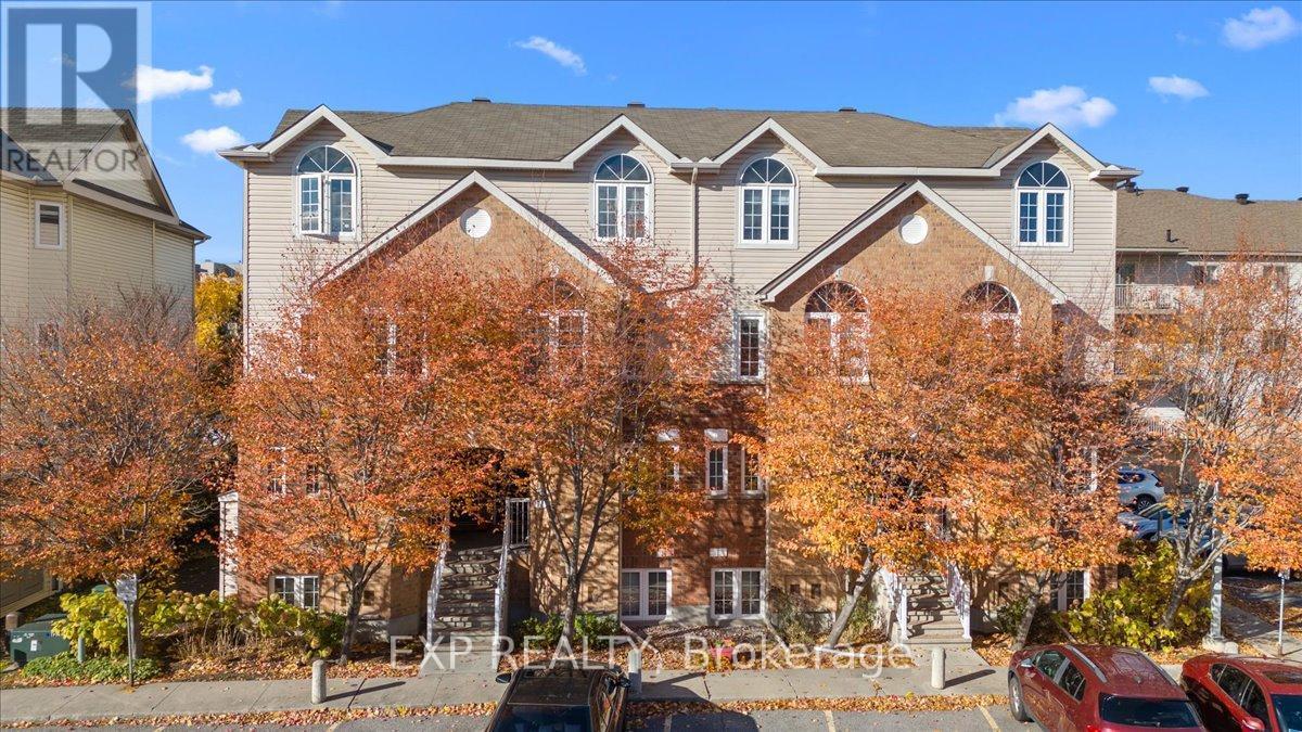 69 Steele Park Private in Ottawa, ON - Building Photo