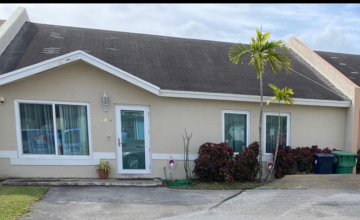 11404 SW 147th St in Miami, FL - Building Photo