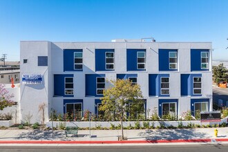 Cocoon 20 in Gardena, CA - Foto de edificio - Building Photo