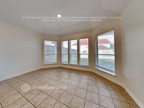 1000 Fox Willow Ct in Burleson, TX - Building Photo - Building Photo