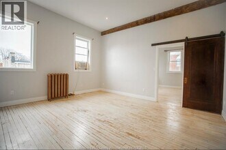 1558 Ontario St in Windsor, ON - Building Photo - Building Photo