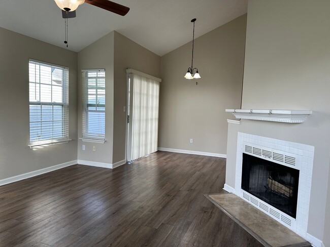 4004 Victoria Way in Lexington, KY - Building Photo - Building Photo