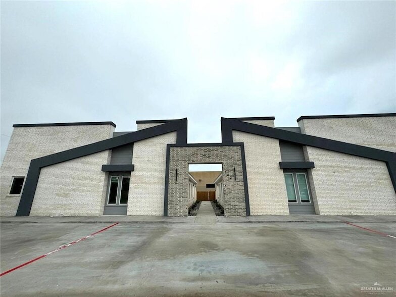 104 San Jose Dr, Unit 2 in Mission, TX - Building Photo